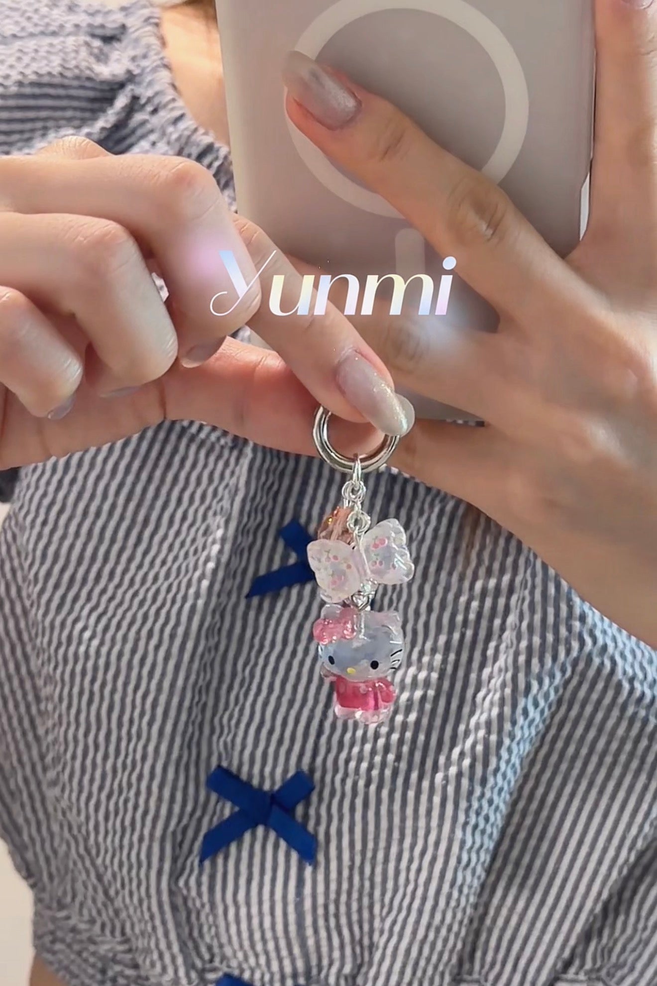 Crystal-Clear Sanrio Mini Charm – Sparkling 3D Keychain Accessory